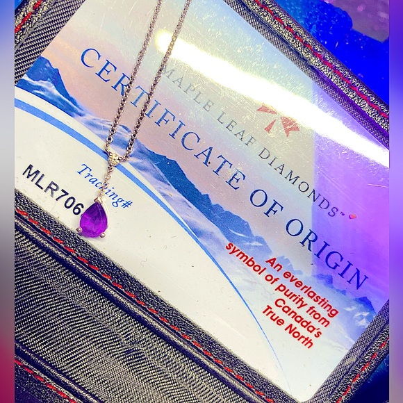 Beautiful Canadian diamond necklace - Picture 1 of 2